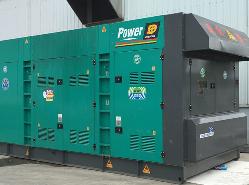 巴音郭楞升级发电机组的过程中需要注意哪些安全事项？